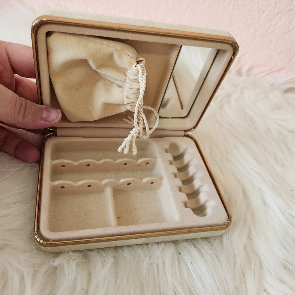 Vintage Velvet Cream Gold Trim Jewelry Box Travel Case